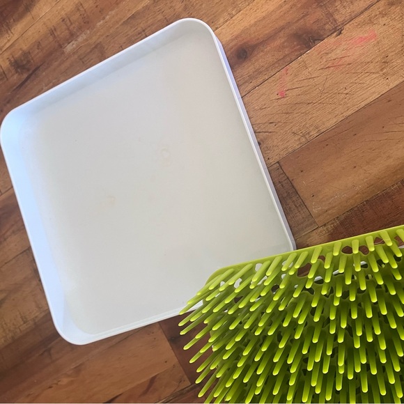 2 Boon Lawn Countertop Baby Bottle Drying Rack with Antimicrobial Tray - Picture 7 of 8